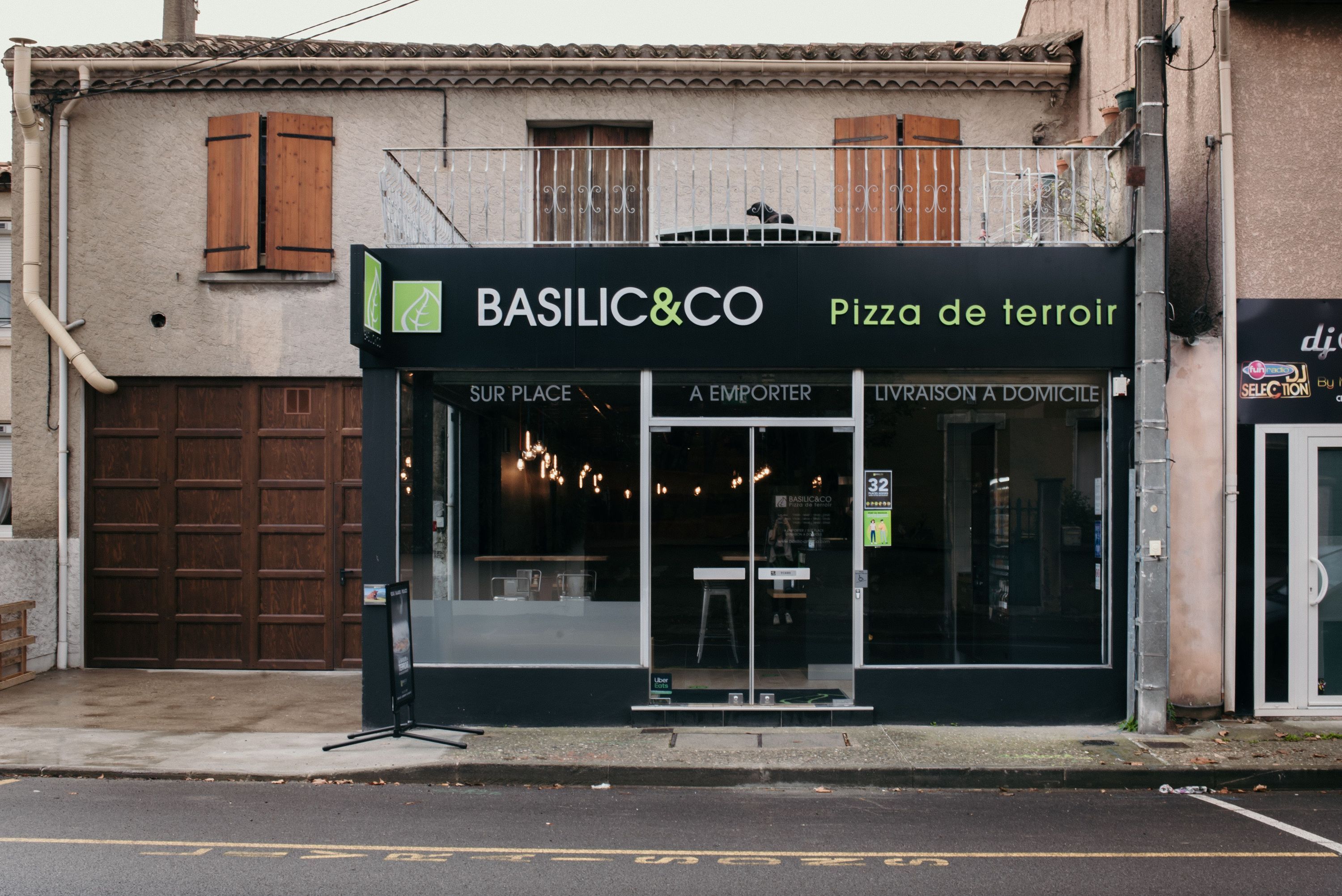 Basilic & Co à Carcassonne propose des pizzas artisanales à emporter et en livraison.