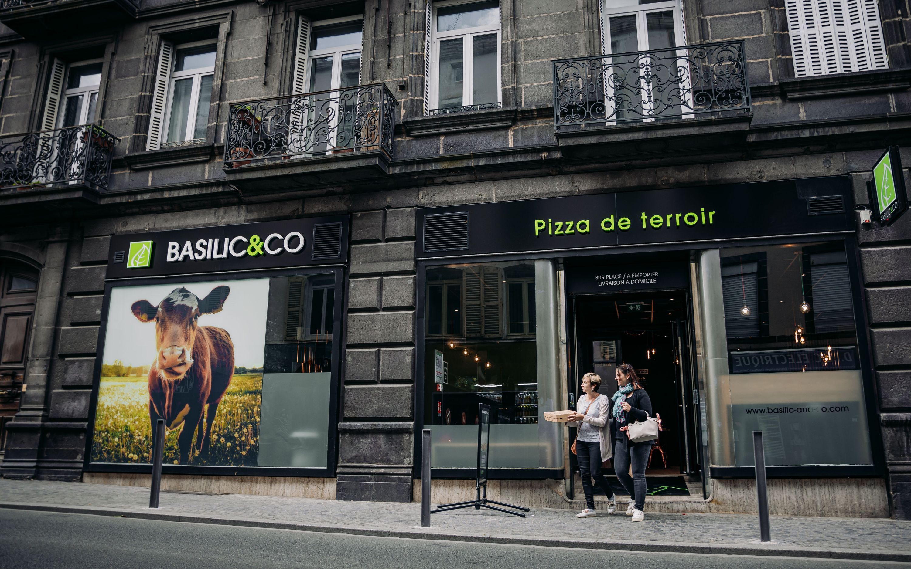 Basilic & Co, restaurant à Clermont-Ferrand, propose des pizzas artisanales à emporter et en livraison.