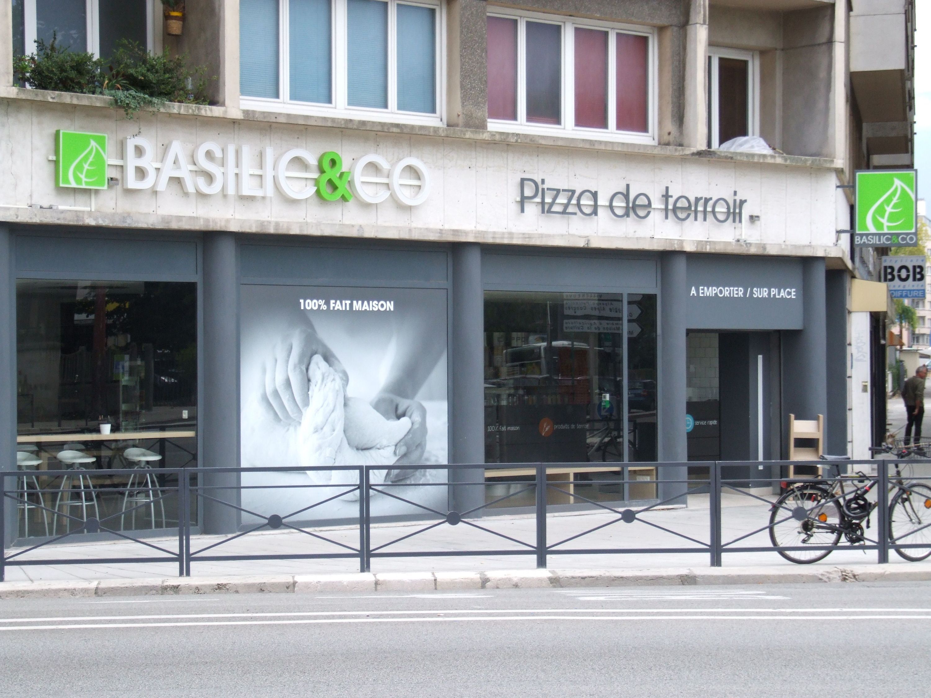 Basilic & Co - Pizzas de terroirs propose des pizzas artisanales et à emporter à Grenoble, Albert 1er.