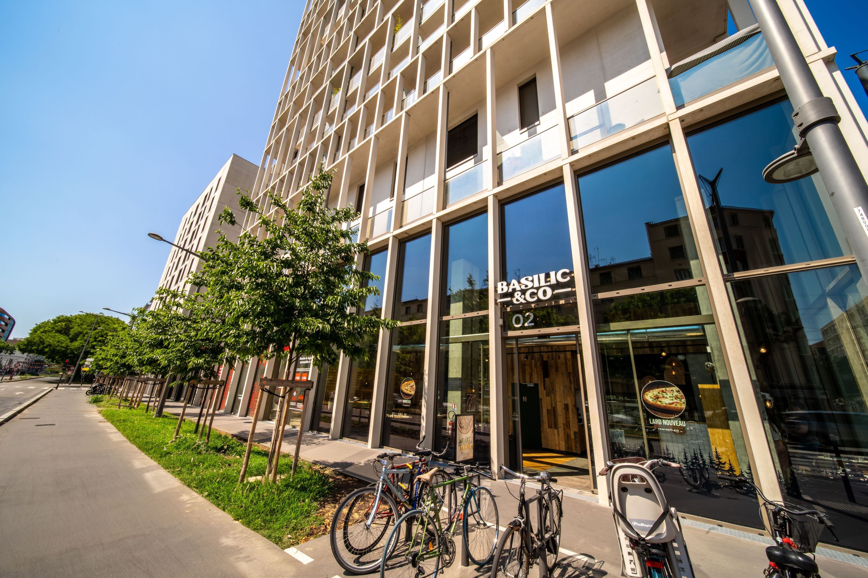 Restaurant Basilic & Co à Lyon Lafayette, spécialisé dans la livraison de pizzas artisanales et à emporter.
