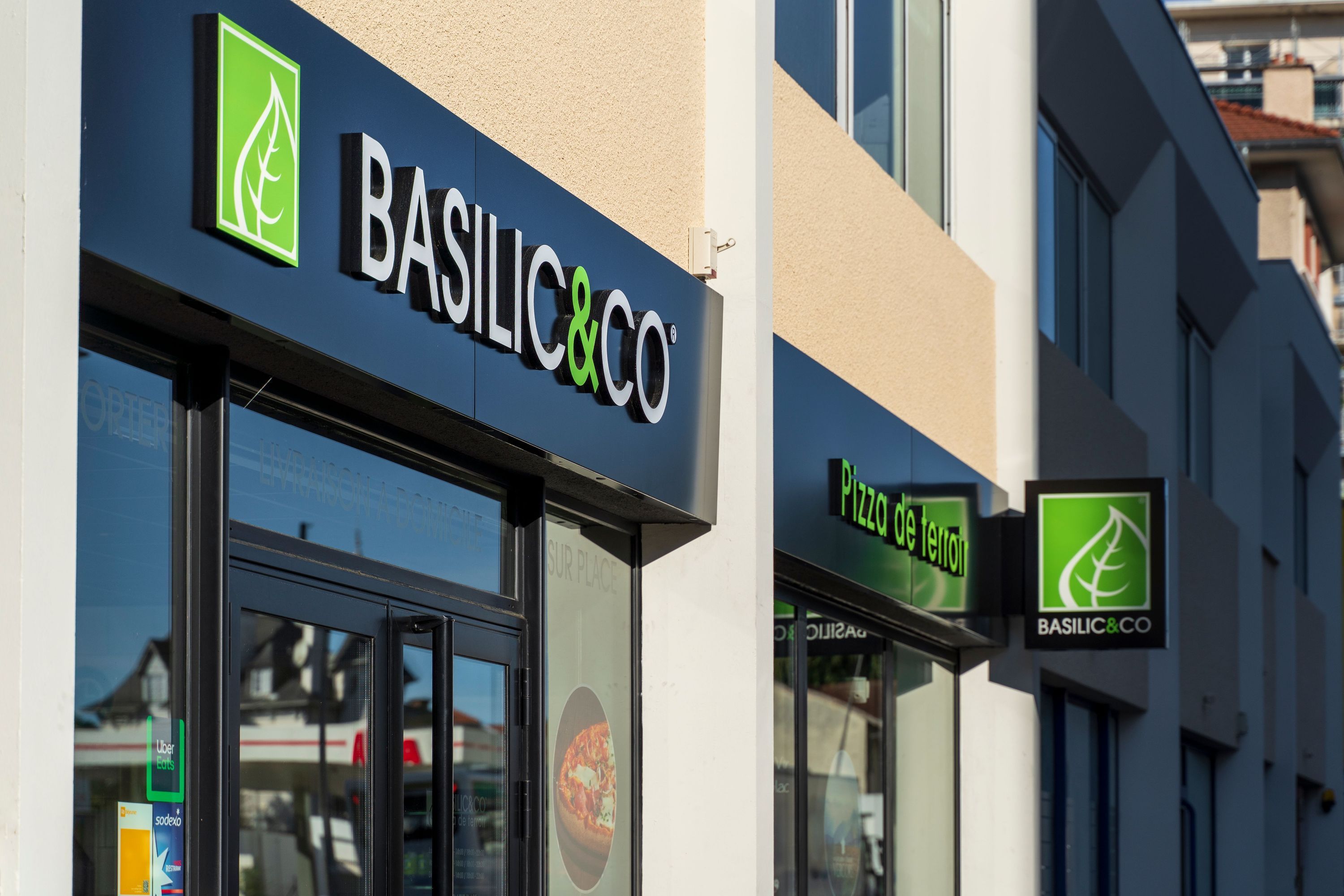 Basilic & Co propose des pizzas artisanales et des salades à emporter à Pau.