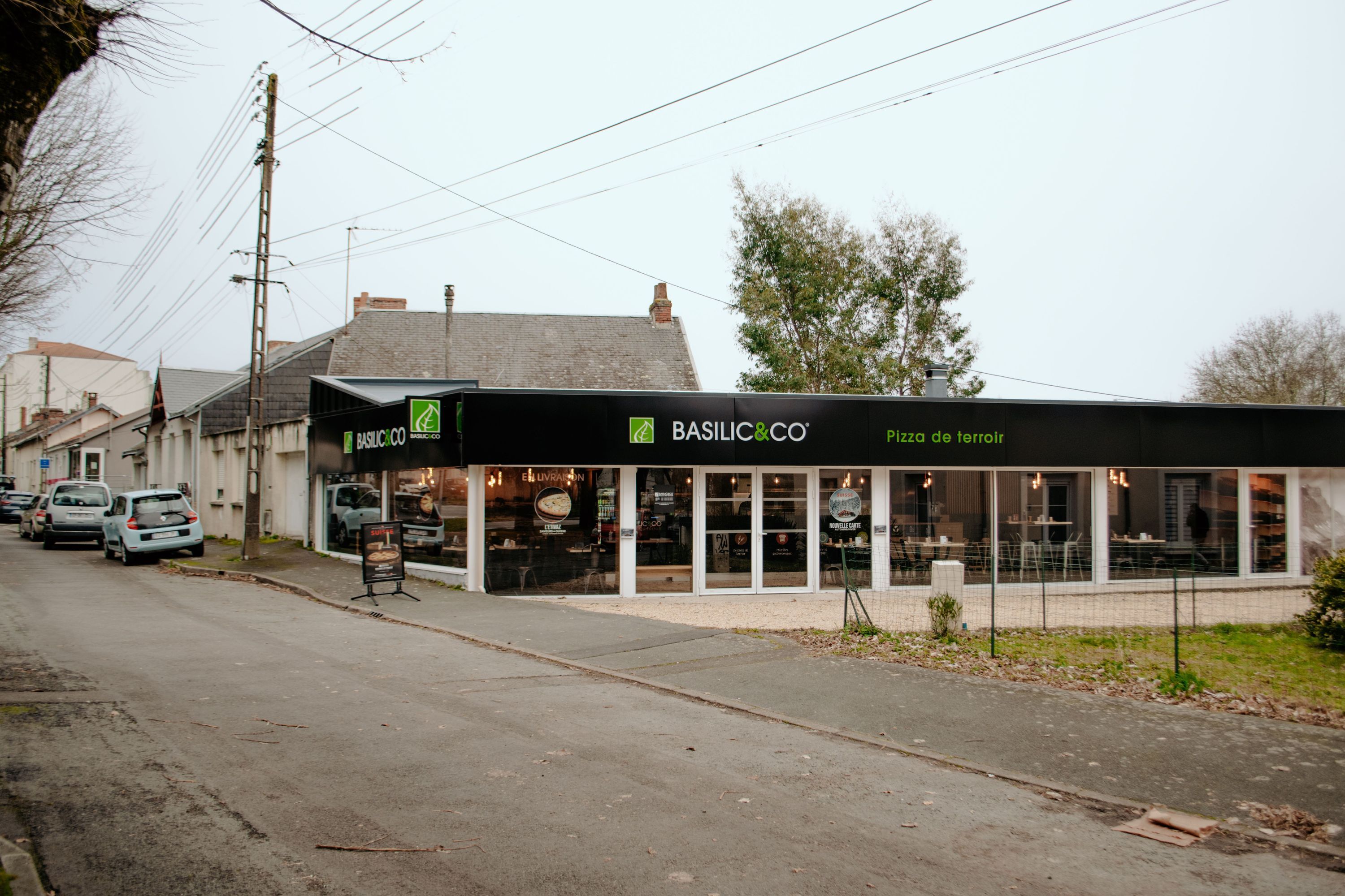 Basilic & Co est un restaurant à La Roche-sur-Yon, spécialisé dans les pizzas à emporter et livraison.