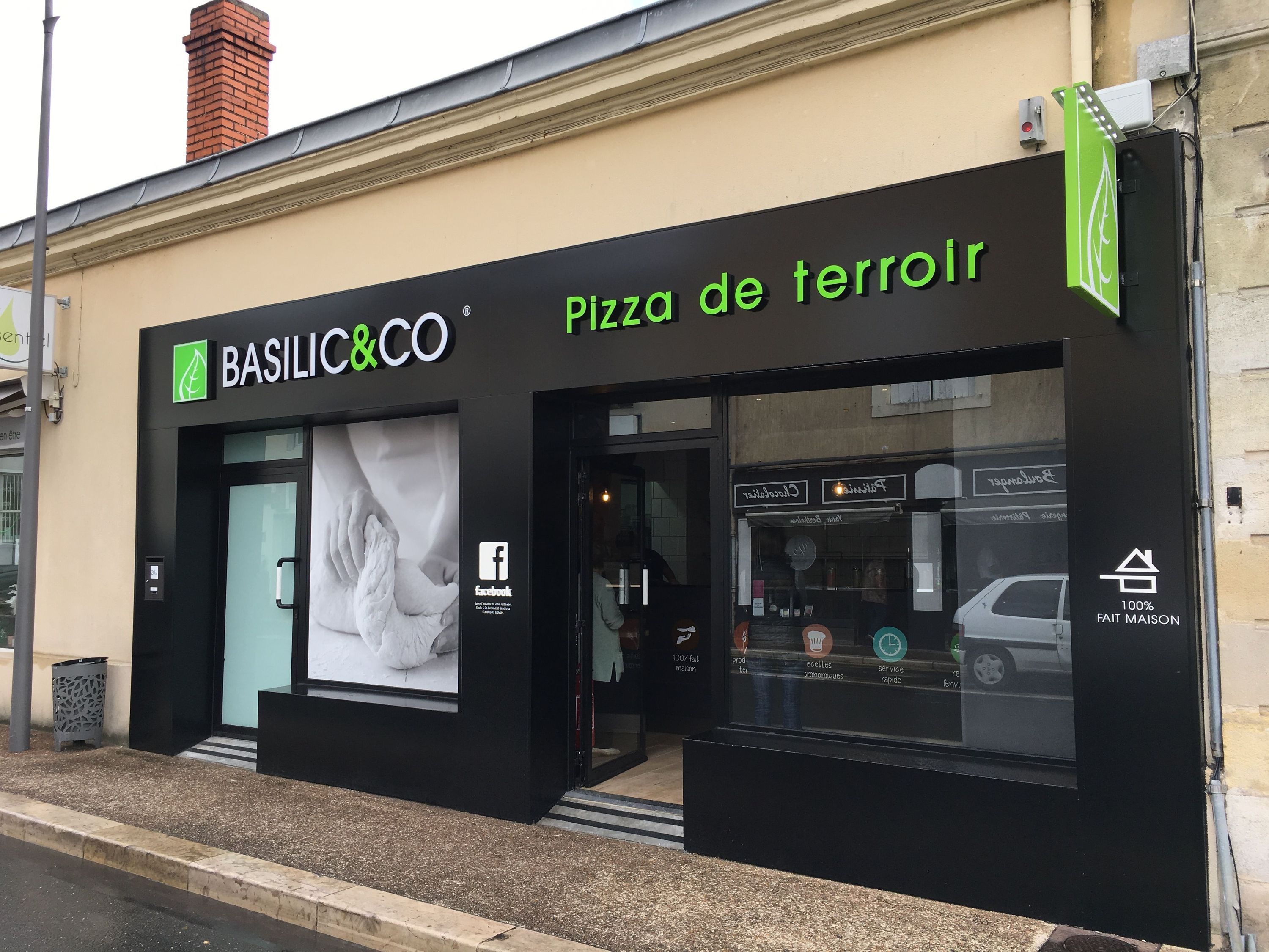 Établissement Basilic & Co, spécialisé dans les pizzas artisanales et à emporter, situé au Bouscat.