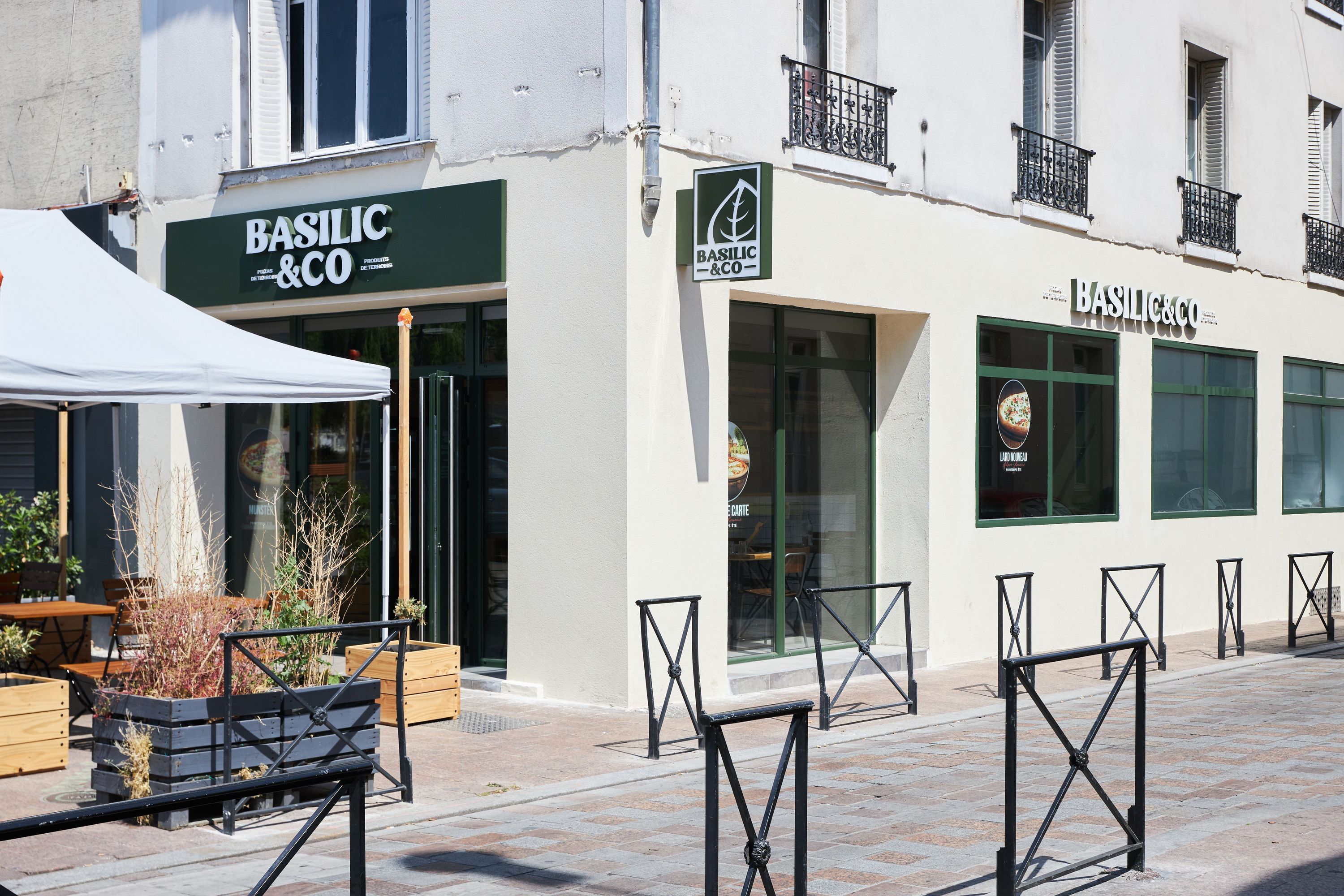 Basilic & Co, restaurant à Meaux, propose des pizzas artisanales et salades à emporter ou en livraison.