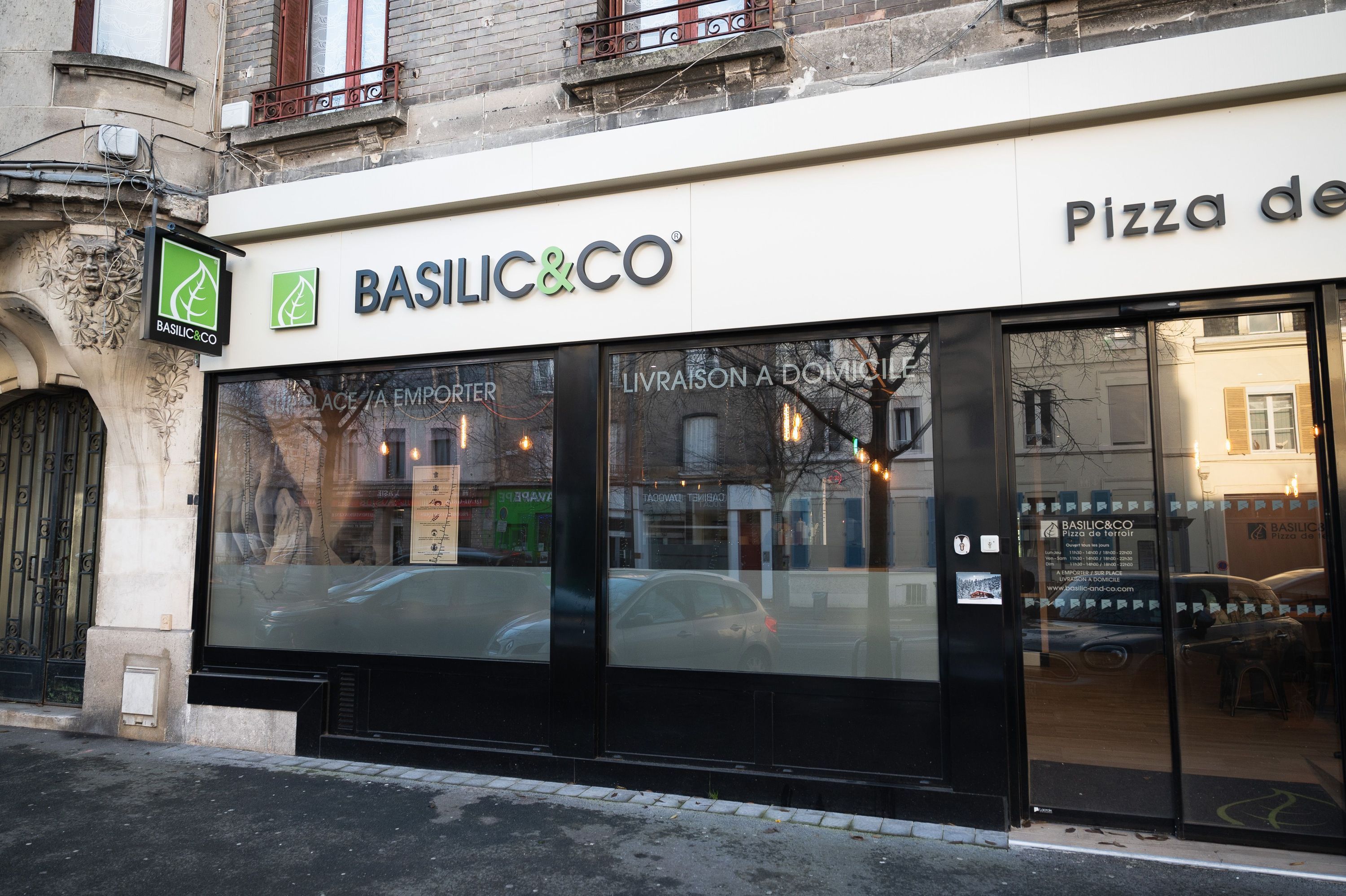 Basilic & Co propose des pizzas artisanales à emporter et en livraison à Reims.